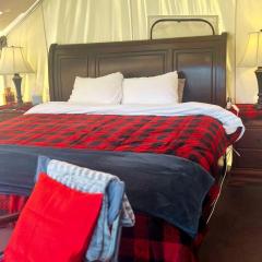 Cozy Tented Cabin with Stunning Sights in Conner, Montana