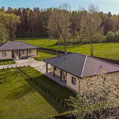 Kintu Perlas Villa - with optional Hot Tub on request