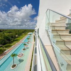 Cana Rock Penthouse Golf Views & Infinity Pool