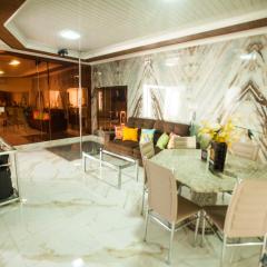 Suíte para 6 pessoas com piscina, hidro e sauna