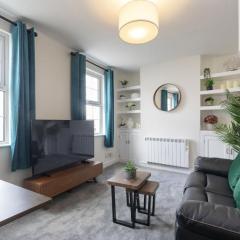 The Bath Road Hideaway - A First Floor One Bed Apartment
