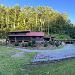 Wagon Gap Trail: Lodge Lórien