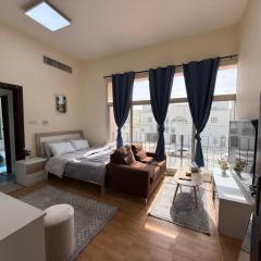 استديو لك بالكامل