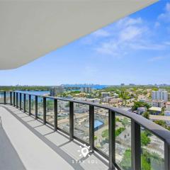 Chic 2BR Apartment Gym & Balcony Views