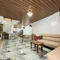 Up to 40 pax near Clark Speedway & Clark Airport