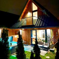 Domki Siodemka każdy z prywatnym jacuzzi