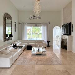 Lux 4 bedroom home on lake with pool!