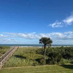 BEACHFRONT OCEANVIEW BALCONY GAMES POOL 75 TV