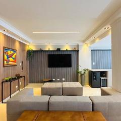 Apartamento Guarujá, com sacada vista mar! Pé na areia, Lindo!