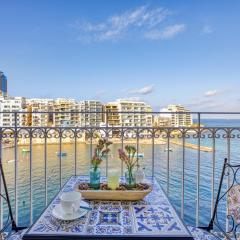 Elegant seafront apartment