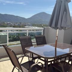 Cobertura Linear no Recreio - Varanda Grande, Vista Montanhas, Próx Praia, Garagem, Acomoda até 4 pessoas