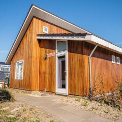House by Uitgeestermeer with Garden