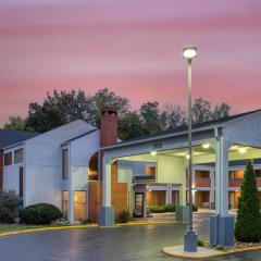 SureStay by Best Western Kansas City Country Inn North