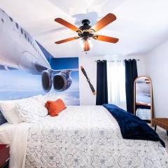 Nomad Hub,Fast Wi-Fi, King Comfort & Pool Vibes