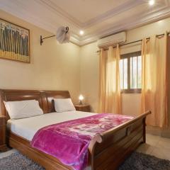 Suite privée-chambre, salon et cuisine complete