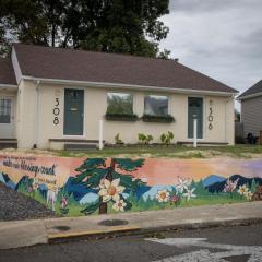 Downtown Delight King Beds Comfort & the Greenway!