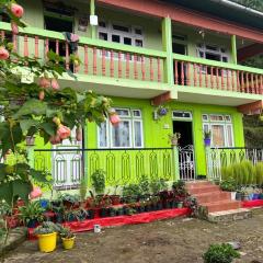 Le Pine Homestay