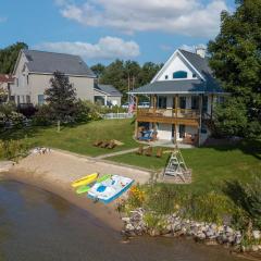 Lakefront 2 Saunas, Firepit, Kayaks, Dock & Boat