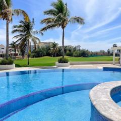 Relax in front of the golf course