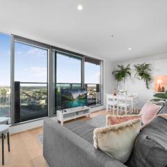 Sea View 4 Bed Crown Pool Gym Theatre Cbd Floor 18