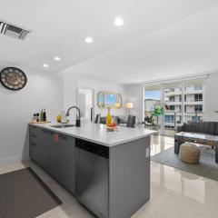 Luxury Condo with Rooftop Pool - 5-Min to Beach