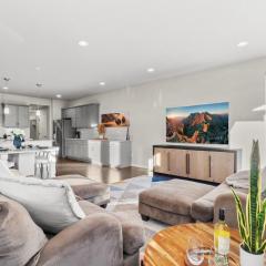 Comet Haus Modern 3BR with Office and King Beds