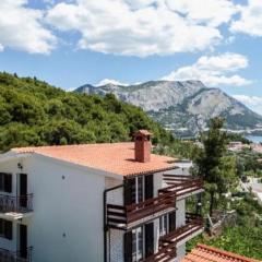 Apartments with parking space Duce, Omis - 24975