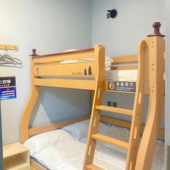 Happy Bear Youth Hostel