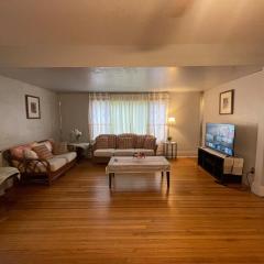 Buffalo 4BR Home 5 Beds, Near Airport & Downtown