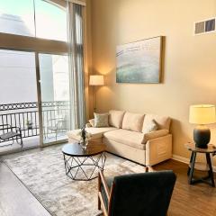 Spacious 2B 2B Pool View Loft Apartment in Marina Del Rey