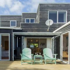 Chester Cottage Beachfront - direct ocean access