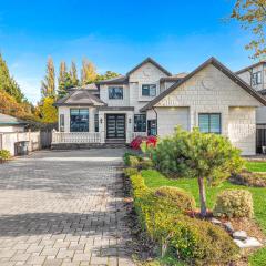 8BR New Spacious Home White Rock HVAC Free Parking