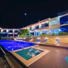 De Cairo's Mountain & Ocean View Resort