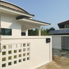 The White House Chalong