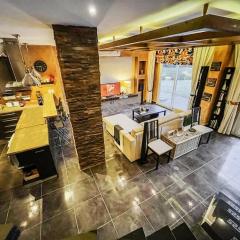 Central Luxurious Ritz Villa