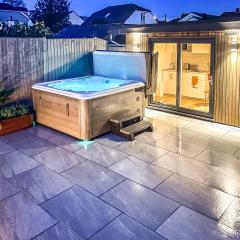 Cabin - Private Hot Tub & Swimming Pool