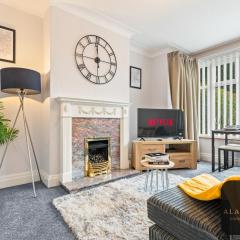 Roundhay Home 4-Bed with Free Parking WI-FI