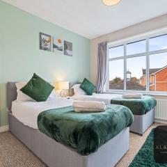 Roundhay Home 4-Bed with Free Parking WI-FI