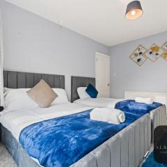 Roundhay Home 4-Bed with Free Parking WI-FI