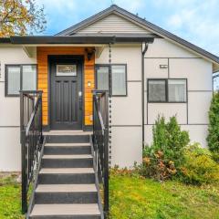 Cozy 2BR Upper Unit Near Airport & Seattle DT