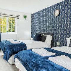 4-Bed Spacious House Perfect for Long-Term Stays