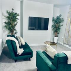 2 Bedroom Cosy Apartment in Strood High Street