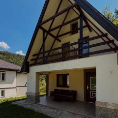 Apartments & Homes with the river Una view