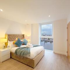 Deluxe Two Bed Apartment with River & City View