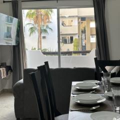 3 beds 2 bath apartment minutes walk from the beach