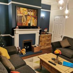 Family Friendly I Pets Welcome I Short Walk to Railway Station I 10min Drive to Safari Park