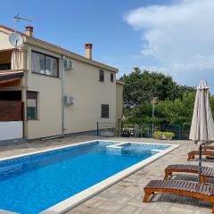 Beautiful Apartment In Sukosan