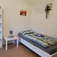 Gemütliche Erdgeschosswohnung mit 3 Einzelzimmern!