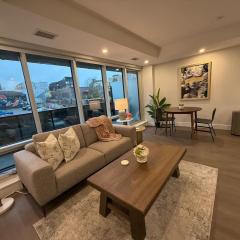 Modern and Chic One Bedroom Apartment in Downtown
