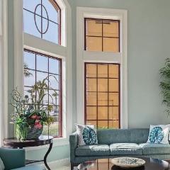 Cozy Three-Bedroom Oceanfront Apartment with Direct Beach Access